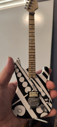 EDDIE VAN HALEN- 1981 Fair Warning 