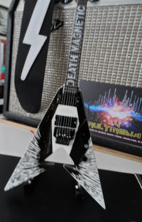 Kirk Hammett Death Magnetic V 1:4 Scale Replica Guitar ~Axe Heaven